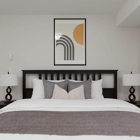 Tastefully Furnished And Newly Updated 2 Bd Central Lynn Valley North Vancouver别墅 外观 照片