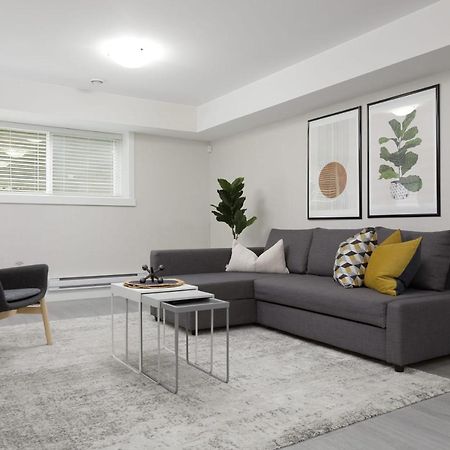 Tastefully Furnished And Newly Updated 2 Bd Central Lynn Valley North Vancouver别墅 外观 照片