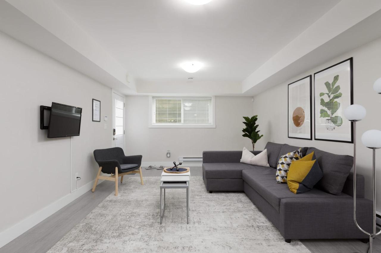 Tastefully Furnished And Newly Updated 2 Bd Central Lynn Valley North Vancouver别墅 外观 照片