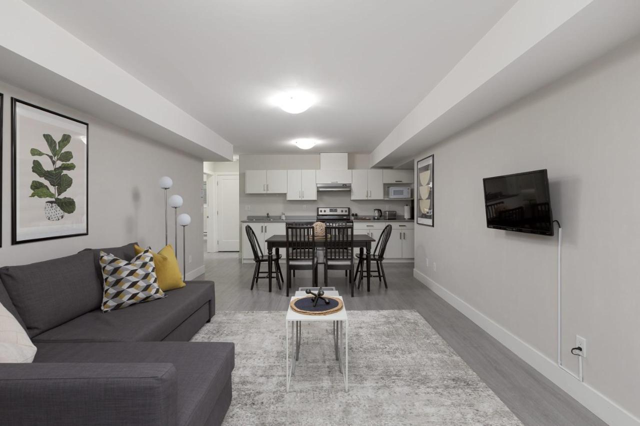 Tastefully Furnished And Newly Updated 2 Bd Central Lynn Valley North Vancouver别墅 外观 照片