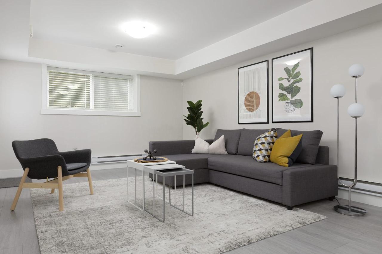 Tastefully Furnished And Newly Updated 2 Bd Central Lynn Valley North Vancouver别墅 外观 照片