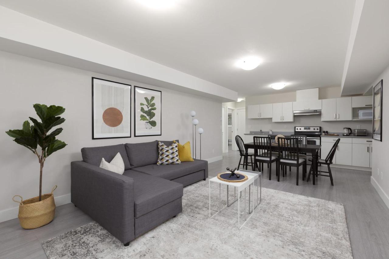 Tastefully Furnished And Newly Updated 2 Bd Central Lynn Valley North Vancouver别墅 外观 照片