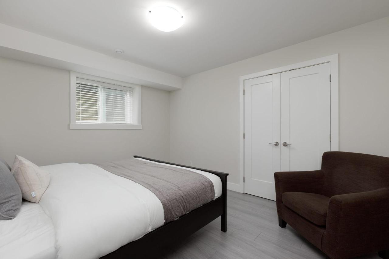 Tastefully Furnished And Newly Updated 2 Bd Central Lynn Valley North Vancouver别墅 外观 照片