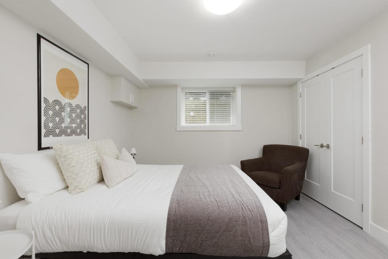 Tastefully Furnished And Newly Updated 2 Bd Central Lynn Valley North Vancouver别墅 外观 照片