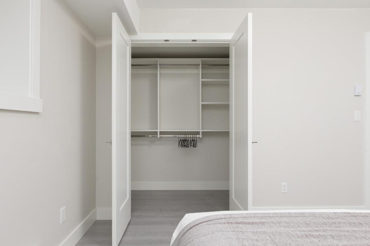 Tastefully Furnished And Newly Updated 2 Bd Central Lynn Valley North Vancouver别墅 外观 照片