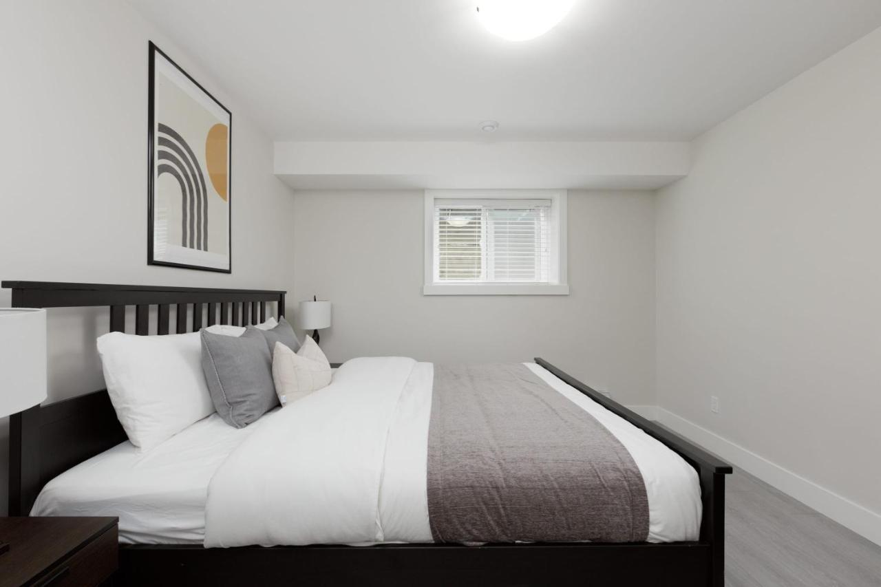 Tastefully Furnished And Newly Updated 2 Bd Central Lynn Valley North Vancouver别墅 外观 照片