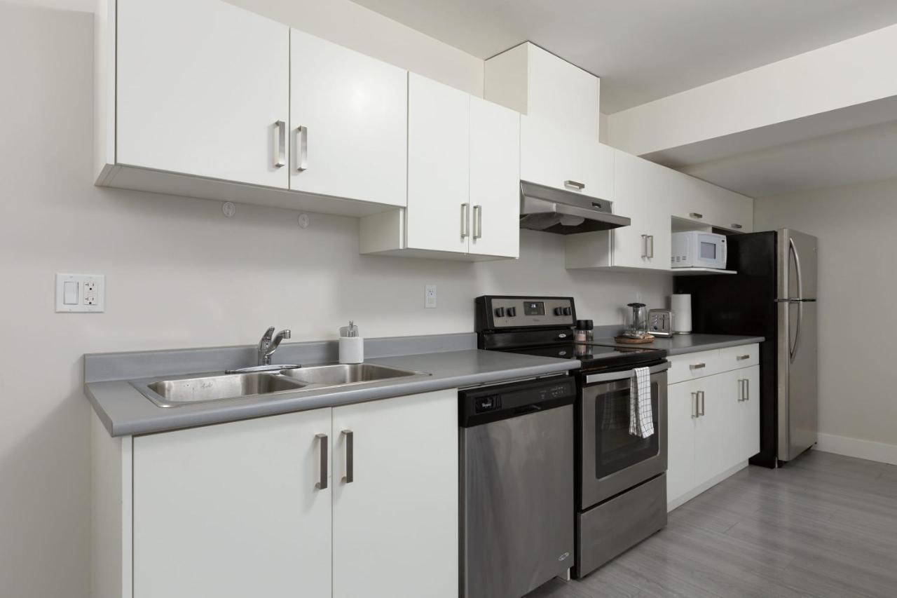 Tastefully Furnished And Newly Updated 2 Bd Central Lynn Valley North Vancouver别墅 外观 照片