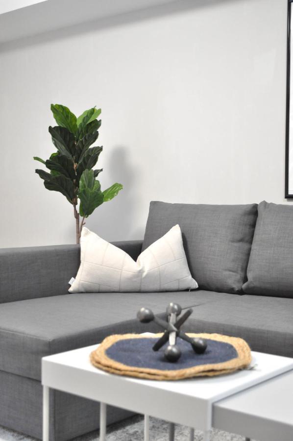 Tastefully Furnished And Newly Updated 2 Bd Central Lynn Valley North Vancouver别墅 外观 照片
